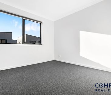 3 Cumin Way, Cranbourne East VIC 3977 - Townhouse For Rent | Domain - Photo 2