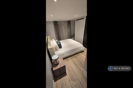 3 bedroom flat to rent - Photo 2