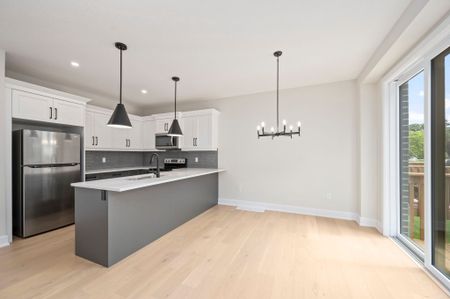 For Lease - 603 Regent Street, Strathroy-Caradoc, Ontario - Photo 4