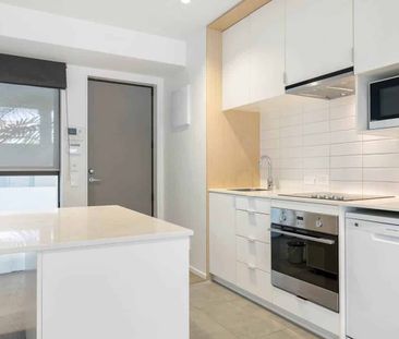 Modern Ground Floor Apartment in the Heart of ... - Photo 3