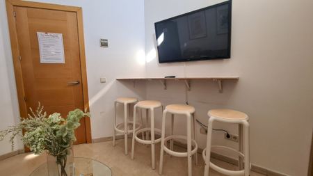 Attic room in Madrid - Photo 5