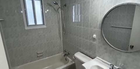 MONTRÉAL NORD 4 1/2 RÉNOVÉ +STATIONNMENT 1ER ÉTAGE - Photo 2