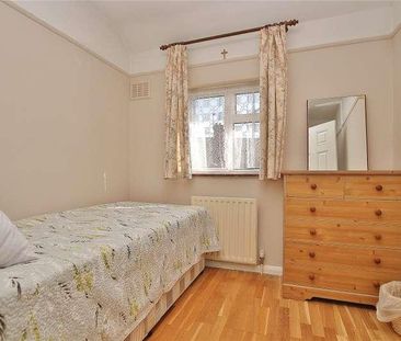 Knaphill, Woking, GU21 - Photo 1