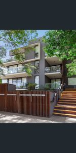 Stunning Galleria Apartment: Space, Style, and Prime Melbourne Living! - Photo 4