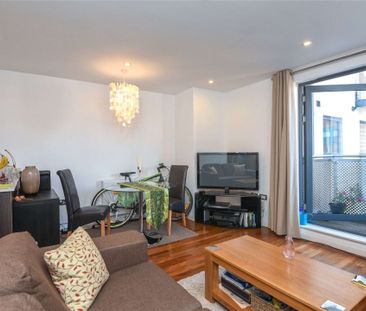 A lovely one bedroom apartment in the prestigious Chorus development. - Photo 1