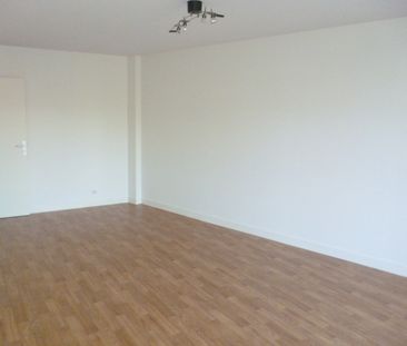 Location Appartement 3 pièces 58m² ORLEANS 45000 - Photo 2