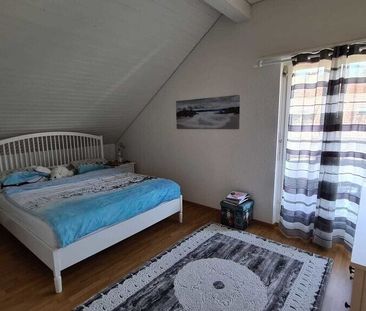 Grosszügige Dachwohnung mit Balkon! 1. Monat GESCHENKT! - Photo 5