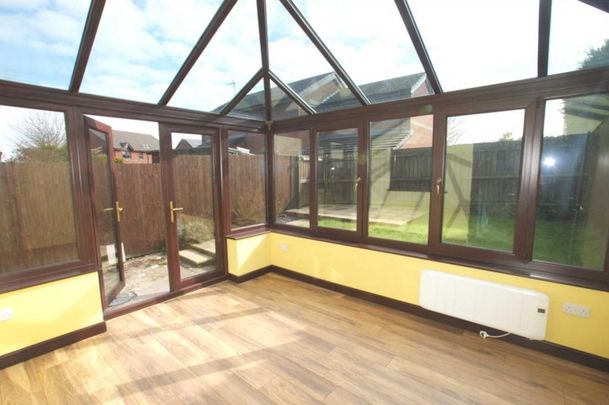 3 bedroom end of terrace house to rent - Photo 1