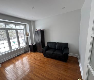 For Lease - 51 Accent Circle, Brampton, Ontario - Photo 6