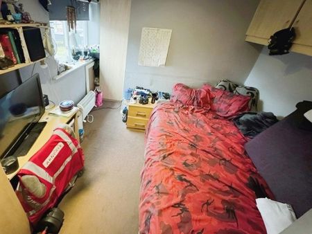 4 bedroom maisonette to rent - Photo 2