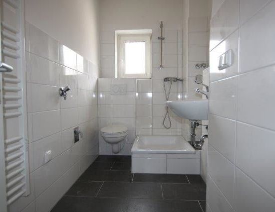 Umzug gefällig? Modernisierte 2,5-Zi.-Wohnung - Foto 1