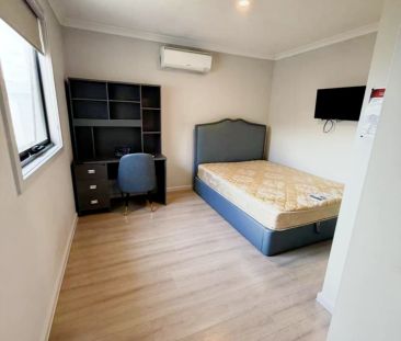 Room 9 (10A Carlson) - Photo 3