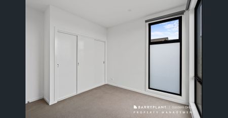 Modern 4-Bedroom, 4-Bathroom Townhouse in Prime Doncaster East Location - Photo 5
