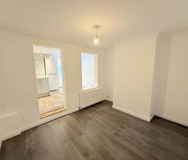2 bedroom property to rent - Photo 6