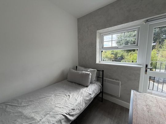 1 bedroom bedsit to rent - Photo 1