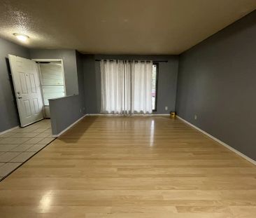 Beddington — 3 Bedrooms Duplex - Photo 1