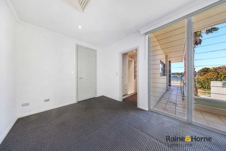 Breathtaking Water-View Luxury Apartment - Executive Living in Chiswick - Photo 5