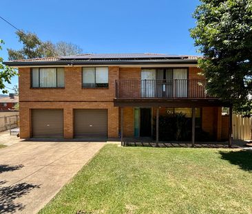 5 BEDROOM HOME - HILLVUE LOCATION - Photo 4