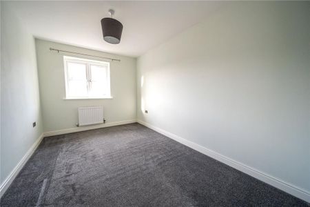 4 bedroom semi-detached house to rent - Photo 4