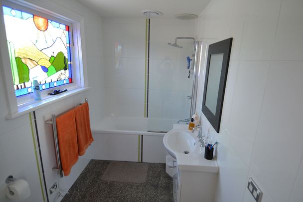 Enjoy the experience, Living Here - Photo 1