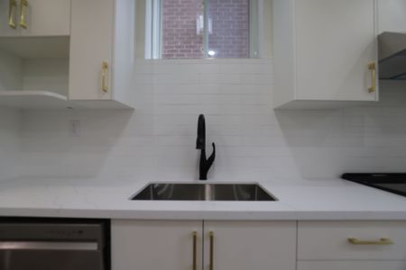 For Lease - 108 Ballantyne Boulevard, Vaughan, Ontario - Photo 5