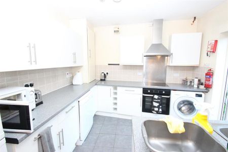 1 bedroom in a house share to rent - Photo 5