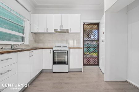 3 Bedroom House - Close to All Amenities - Photo 4