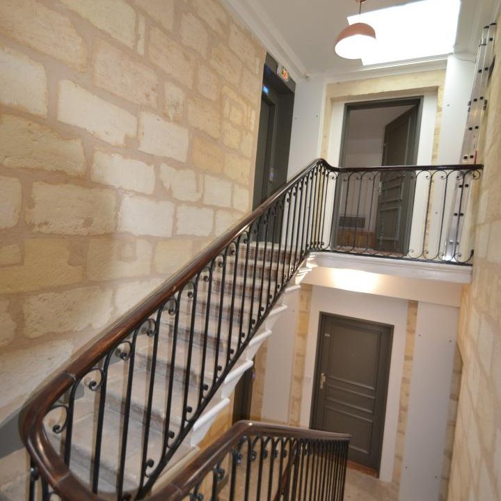 location Appartement F1 DE 27.65m² À BORDEAUX - Photo 2