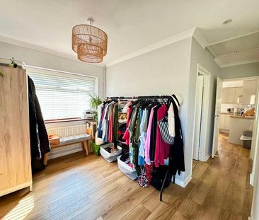 West Street, Epsom, KT18 - Photo 3