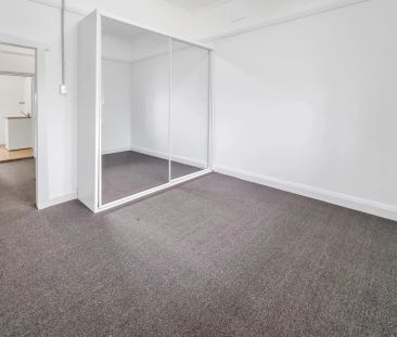 Two Bedroom Half House - Photo 2