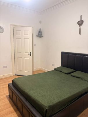 Master bedroom to rent close to seven king station - £900 pcm - Photo 1
