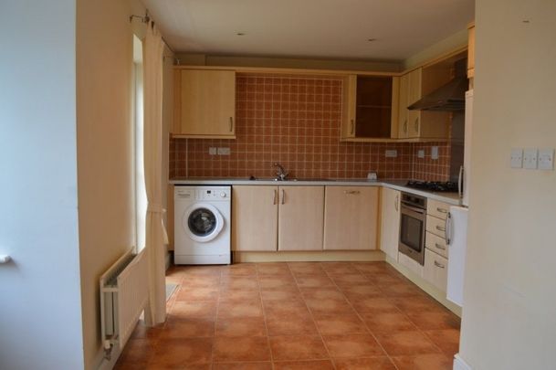 3 bedroom semi-detached house to rent - Photo 1