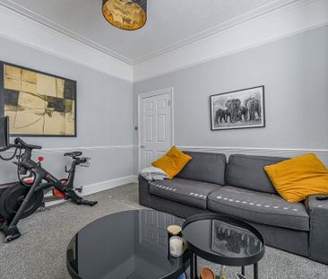 3 bedroom terraced house to rent - Photo 2