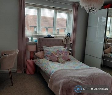 4 bedroom semi-detached house to rent - Photo 6