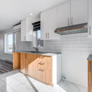 Ste-Madeleine (Rive -Sud) 5 ½ Haut de triplex RABAIS 500$ 1ER MOIS - Photo 2