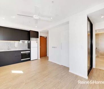 Studio with 1 bedroom & 1 bathroom - Photo 2