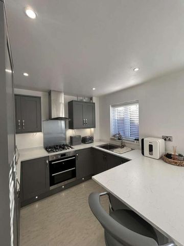 Needham Close, Runcorn, WA7 - Photo 2