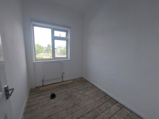 3 bedroom end of terrace house to rent - Photo 1