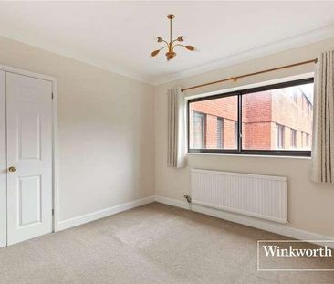 Spencer Close, Finchley, London, N3 - Photo 5