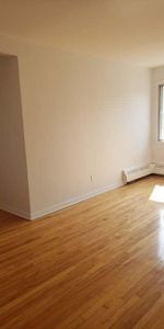 5 1/2 Rénove Chauffage/Eau Chaud/Entrée Laveuse/Sécheuse - Photo 3