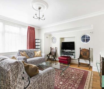 Elm Park Road, Winchmore Hill, London, N21 - Photo 1