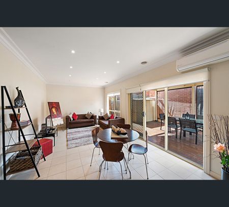 2/5 Plymouth Avenue, Pascoe Vale, Vic 3044 - Photo 4