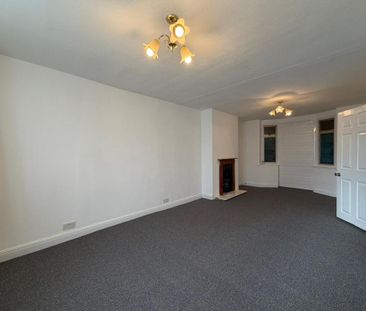 4 bedroom semi-detached house to rent - Photo 2