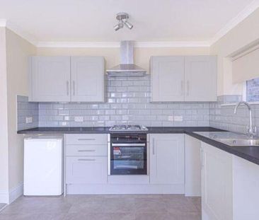 2 bedroom maisonette to rent - Photo 1