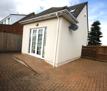 Thornbury, Bristol, Gloucestershire, BS35 2JT - Photo 3