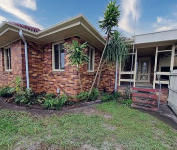 Lowset Home in Prime Location&excl; - Photo 3