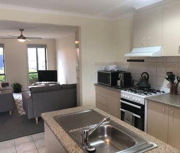 TWO BEDROOM TOWNHOUSE IN IDEAL LOCATION - Photo 4