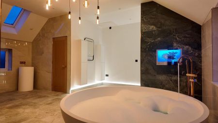 5 bedroom detached house to rent - Photo 3