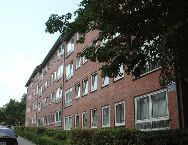 Teilmodernisierte Studentenwohnung nähe Technische Fakultät frei ab sofort - Photo 1