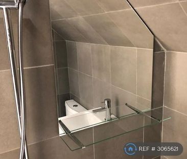 1 bedroom in a house share to rent - Photo 6
